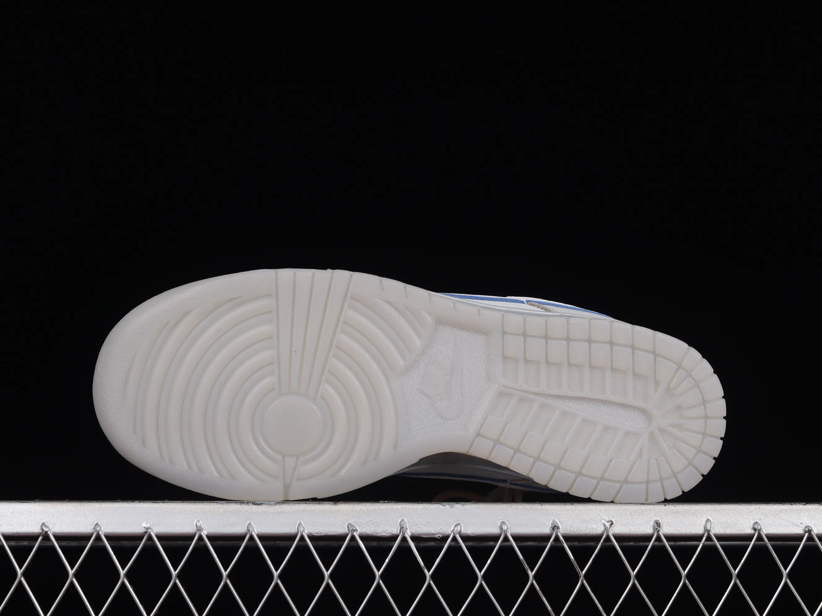 All categories Nk SB Dunk Series Nk SB Dunk Low low-top sneakers Nk SB Dunk Low "Grey Leather" Moon Gray SB low-top sports and leisure sneakers DX3722-001